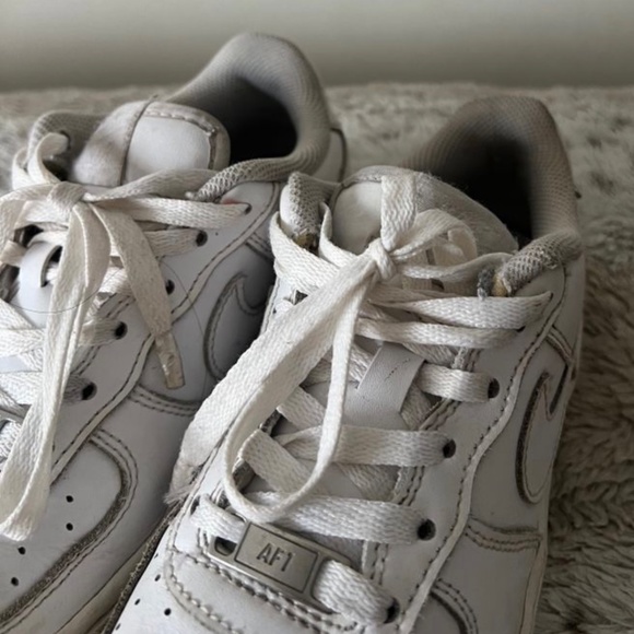 Nike AF1 Sz. 4Y or ladies 6 - Picture 2 of 4